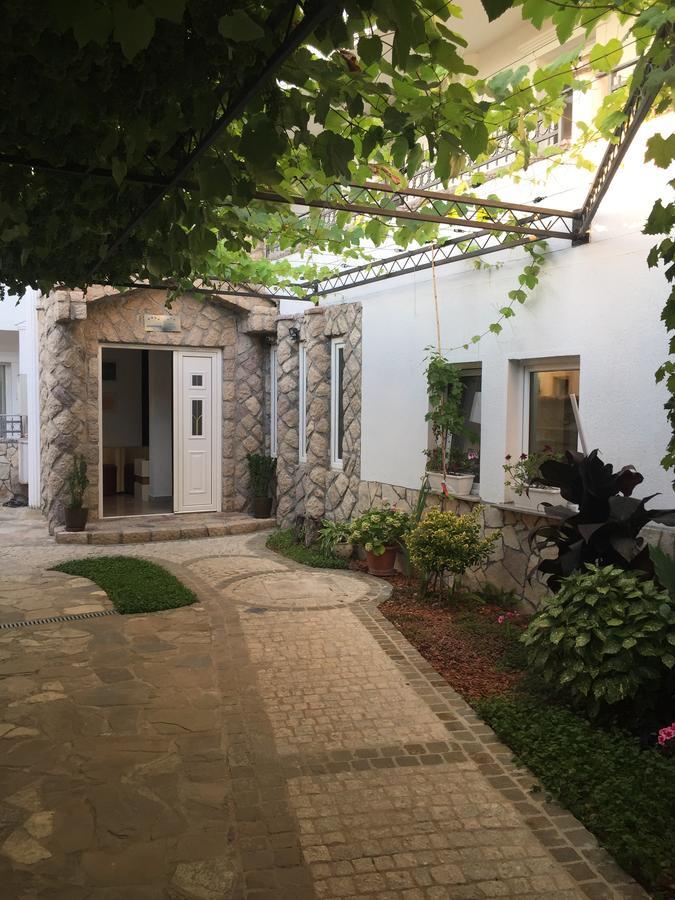 Apartments Vila Monegro Bar Exterior foto